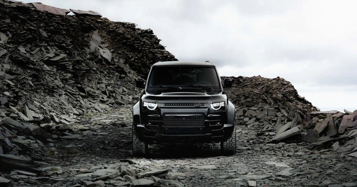 Defender OCTA Black