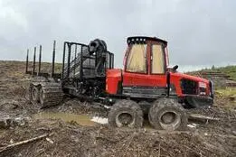 Komatsu 875