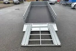 Tiki Treiler 3x1.5 keevisraamil haagis pealesõidutee rambiga, 2025