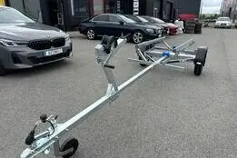 Tiki Treiler Paadihaagis siinidega 4.6 m paadile, 2025