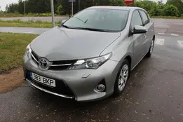 Toyota Auris, 2013, 1.4, 66 kW, дизель, механическая, передний привод