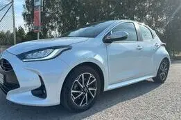 Toyota Yaris, 2023, 1.5, 68 kW, hübriid b+e, automaat, esivedu