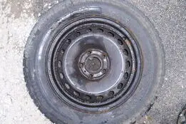 Kasutatud valuvelg+suverehv 205/65R15,