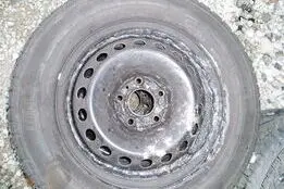 Kasutatud valuvelg+suverehv 205/65R15,