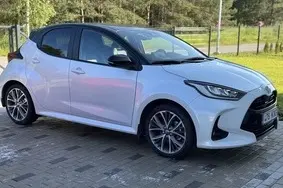 Продается подержанный автомобиль Toyota Yaris Style, 2024, 12 000 км, 1.5, 68 kW, гибрид, автомат, передний привод, 478KXG, YARKFAF3000009694