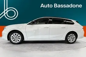Продается подержанный автомобиль Opel Astra, 2024, 12 000 км, 1.2, 96 kW, бензин, автомат, передний привод, VXKFRHNSXR1050353
