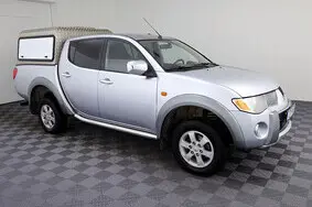Продается подержанный vehicle Mitsubishi L200, 2009, 279 000 км, 2.5, 123 kW, дизель, механическая, полный привод, 271MHS, MMBJNKB407D137390