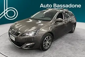 Продается подержанный автомобиль Peugeot 308, 2016, 97 000 км, 1.2, 96 kW, бензин, механическая, передний привод, VF3LRHNYHFS342014