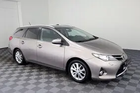 Müüa kasutatud auto Toyota Auris, 2014, 319 000 km, 1.6, 97 kW, bensiin, automaat, esivedu, 810MJN, SB1ZE3JEX0E041070