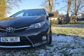 Продается подержанный автомобиль Toyota Auris, 2015, 240 000 км, 1.6, 97 kW, бензин, механическая, передний привод, 434MJT, SB1ZE3JE70E072910