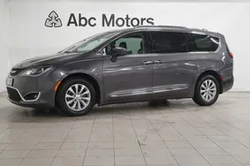 Продается подержанный автомобиль Chrysler Pacifica Touring, 2016, 226 831 км, 3.6, 214 kW, бензин, автомат, передний привод, 830JMX, 2C4RC1EG8HR543186