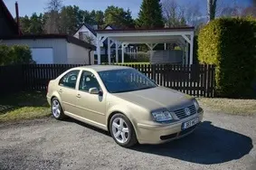 Müüa kasutatud auto Volkswagen Bora, 2001, 150 071 km, 2.0, 85 kW, bensiin, manuaal, esivedu, 383MCO, WVWZZZ1JZ1W623395