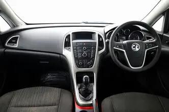 Opel Astra, 1.4, 74 kW, бензин, механическая, передний привод