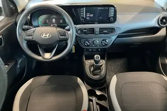 Hyundai i10, 1.0, 46 kW, бензин, механическая, передний привод