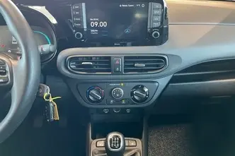 Hyundai i10, 1.0, 46 kW, бензин, механическая, передний привод