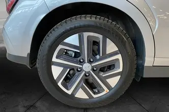 Hyundai Kona, 100 kW, electric, automatic, front-wheel drive