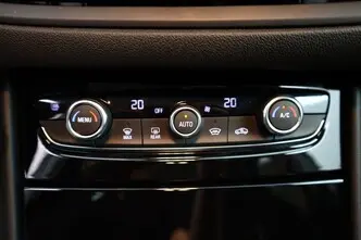 Opel Grandland, 1.6, 147 kW, pistikhübriid, automaat, nelikvedu