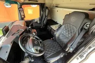 Mercedes-Benz Actros, 460 kW, дизель, автомат