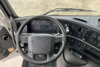 Volvo FM 330 4x2, 248 kW, дизель, автомат
