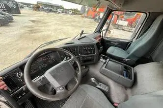 Volvo FM 330 4x2, 248 kW, дизель, автомат