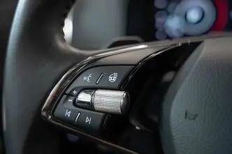 Škoda Karoq, 2.0, 110 kW, дизель, автомат, полный привод