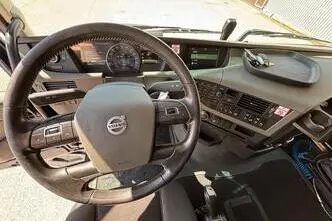 Volvo FH460, 345 kW, дизель, автомат