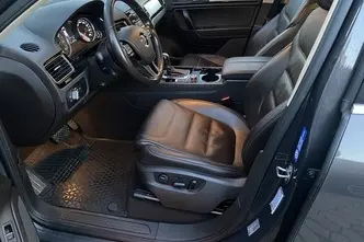 Volkswagen Touareg, 3.0, 180 kW, diesel, automatic, four-wheel drive