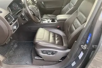 Volkswagen Touareg, 3.0, 180 kW, diesel, automatic, four-wheel drive