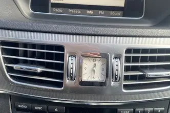 Mercedes-Benz E 220, 2.1, 125 kW, diesel, manual, rear-wheel drive