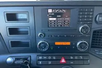 Mercedes-Benz Antos, 7.7, 220 kW, дизель, автомат, задний привод