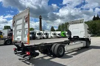 Volvo FM330, 251 kW, дизель, автомат