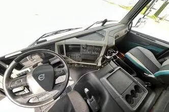 Volvo FM330, 251 kW, дизель, автомат