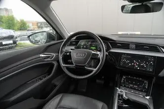 Audi e-tron, 300 kW, elekter, automaat, nelikvedu