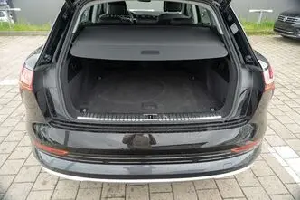 Audi e-tron, 300 kW, elekter, automaat, nelikvedu