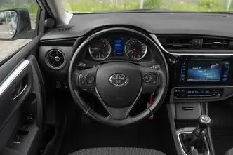 Toyota Corolla, 1.6, 97 kW, бензин, механическая, передний привод
