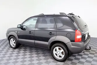 Hyundai Tucson, 2.0, 83 kW, diesel, manual, four-wheel drive