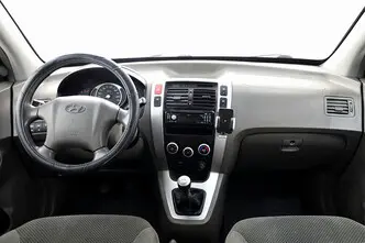 Hyundai Tucson, 2.0, 83 kW, diesel, manual, four-wheel drive
