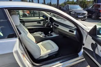 BMW 325, 3.0, 160 kW, petrol, manual, rear-wheel drive