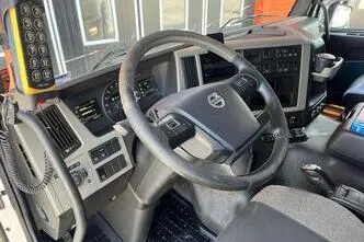 Volvo FM 330 4x2, 250 kW, diesel, automatic