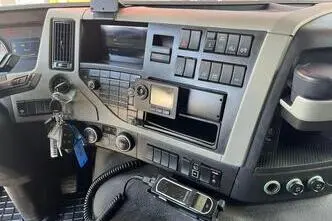 Volvo FM 330 4x2, 250 kW, diesel, automatic