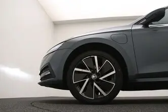 Škoda Octavia, 1.4, 110 kW, подключаемый гибрид, автомат, передний привод