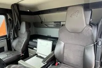 MAN TGX 35.510 8x4*4, 375 kW, дизель, автомат