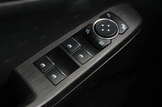 Ford Kuga, 2.5, 112 kW, подключаемый гибрид, автомат, передний привод
