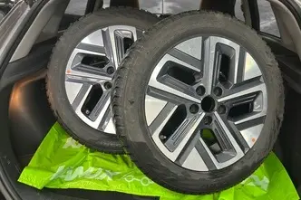 Hyundai Kona, electric, automatic, front-wheel drive