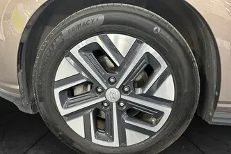 Hyundai Kona, electric, automatic, front-wheel drive