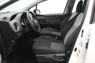 Toyota Yaris, 1.5, 54 kW, hybrid, automatic, front-wheel drive