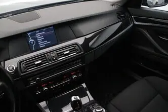 BMW 520, 2.0, 135 kW, бензин, автомат, задний привод