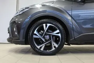 Toyota C-HR, 1.8, 72 kW, гибрид, автомат, передний привод