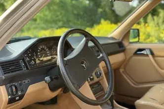 Mercedes-Benz 300, 3.0, 132 kW, bensiin, automaat, tagavedu