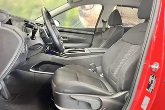 Hyundai Tucson, 1.6, 110 kW, гибрид, автомат, передний привод